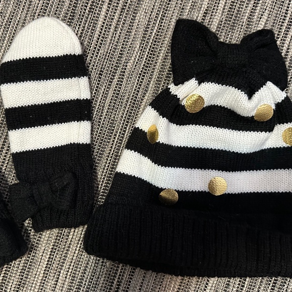 Girls (Age 2-5) Kate Spade hat and mitts - Picture 1 of 2